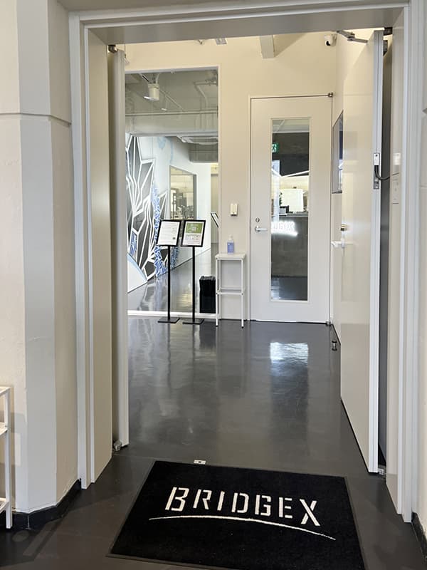 コワーキングスペースエントランス