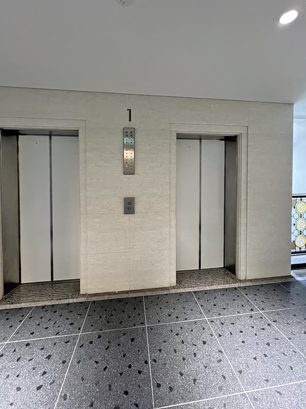 エレベーター2基