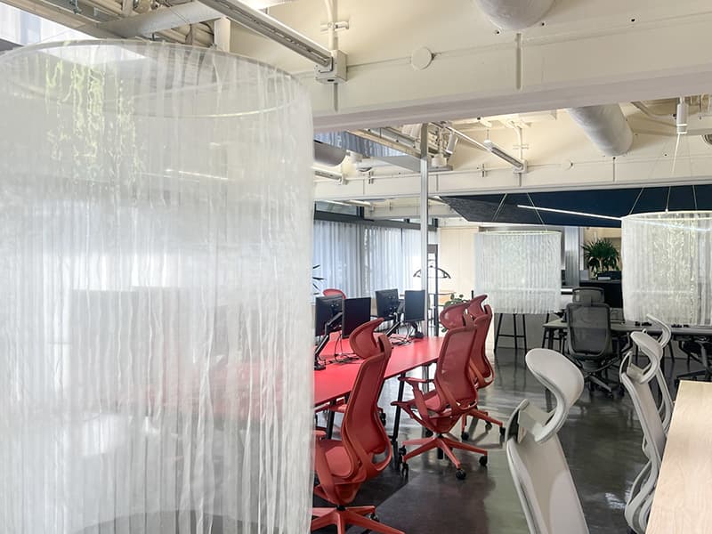 コワーキングスペースのファブリックアート